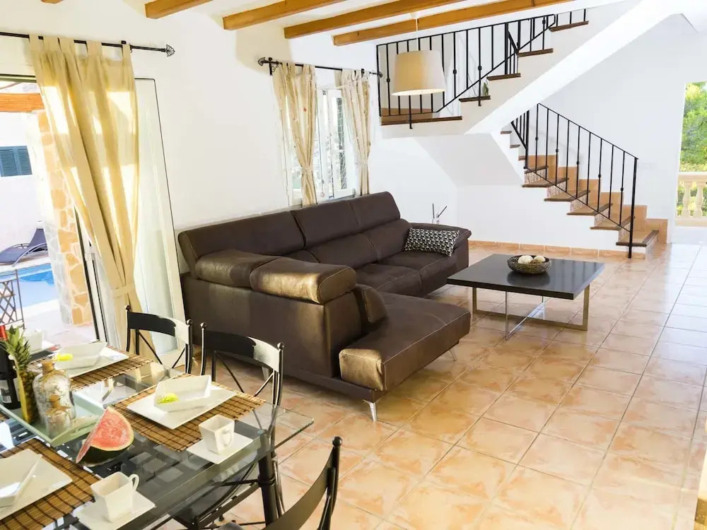 Detached House With Private Pool Near the Beach