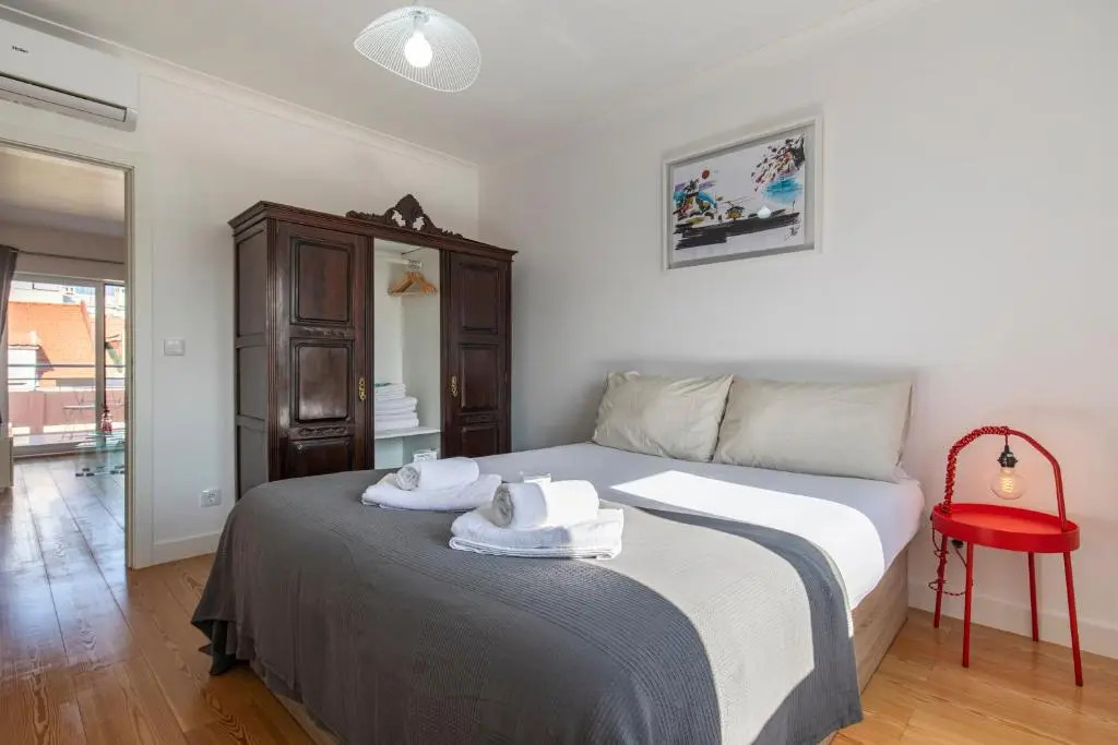 LovelyStay - Sunny 1BDR Apartment W/Terrace