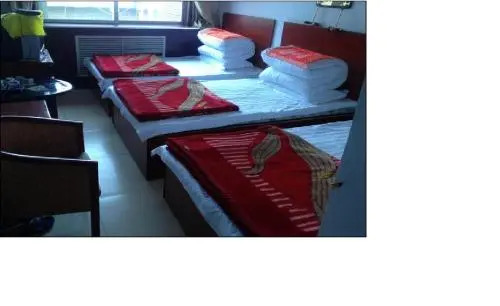 Fozi Inn Yibu