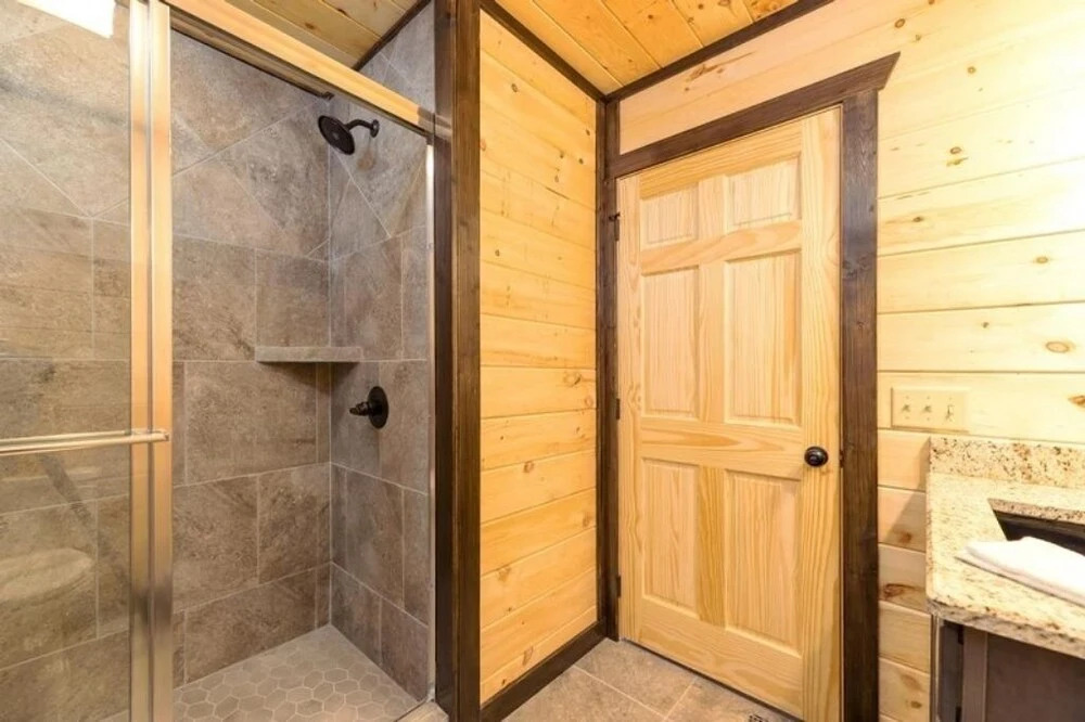 Above The Rest - 4 Bedrooms, 4.5 Baths, Sleeps 12 4 Home by Redawning