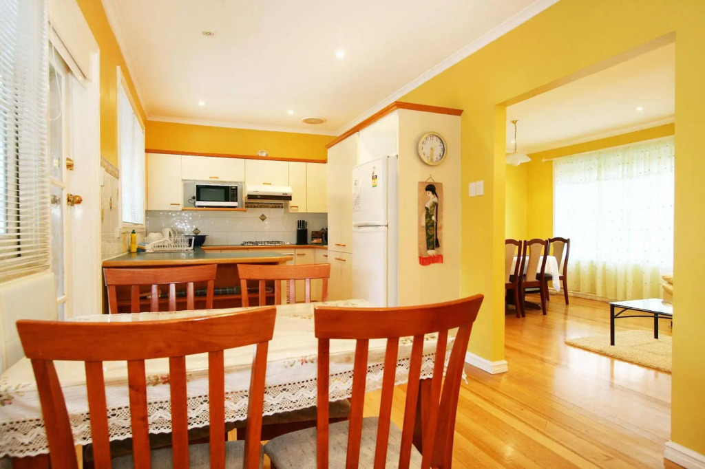 Roseland Holiday House