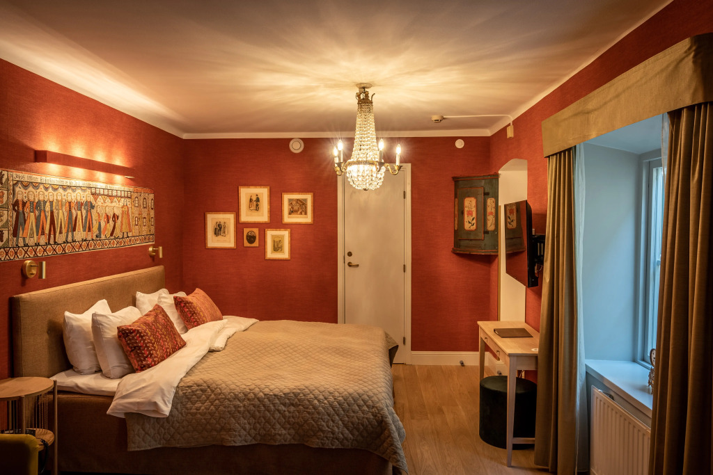 Lady Hamilton Hotel
