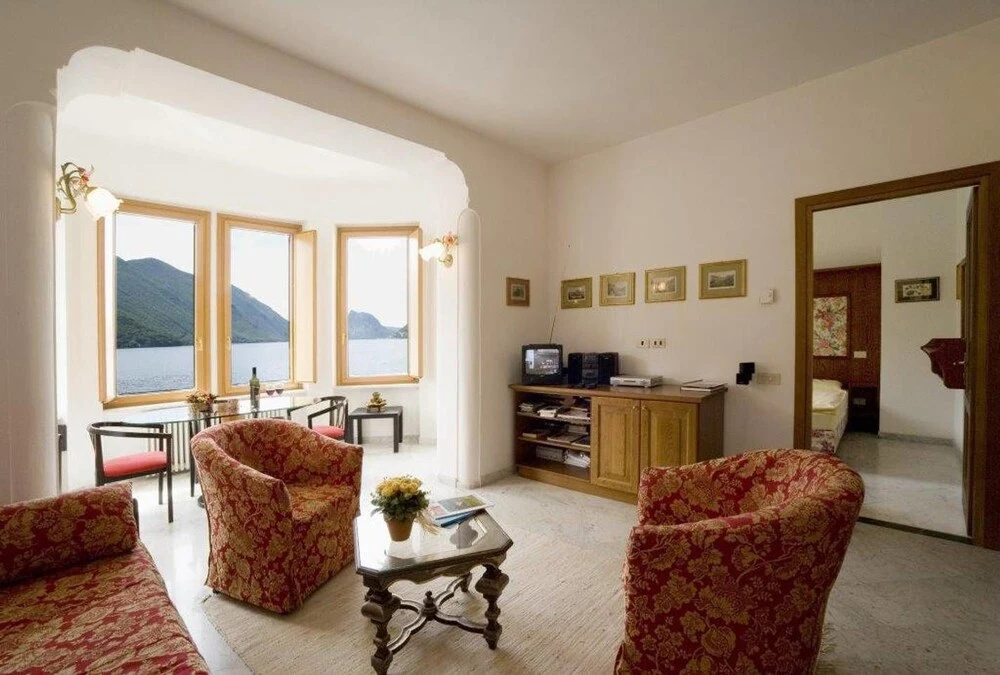 Lake Lugano 1 bed Apartment With Balcony