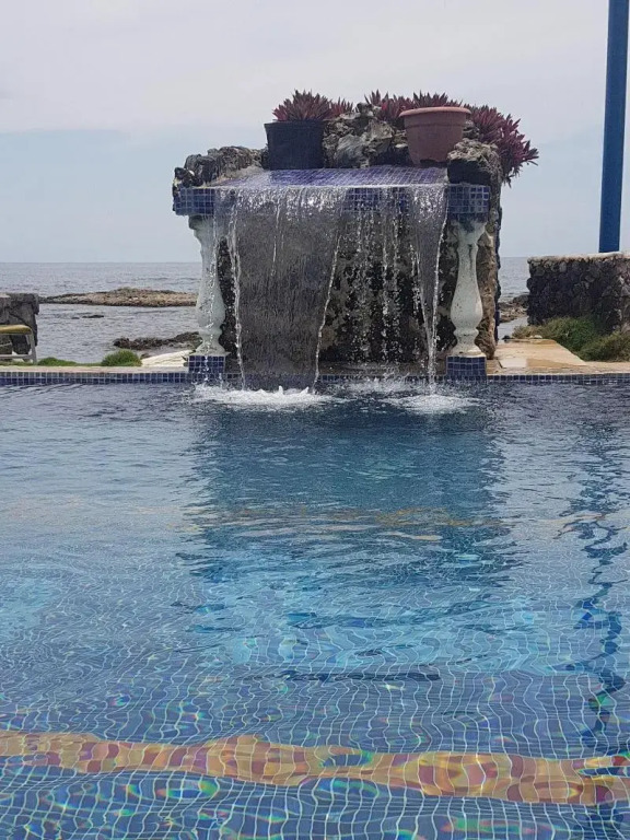 Hotel La Cueva De Limón