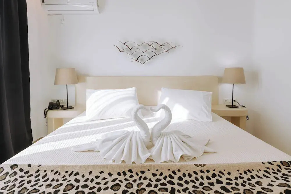HOTIDAY Room Collection - Naxos