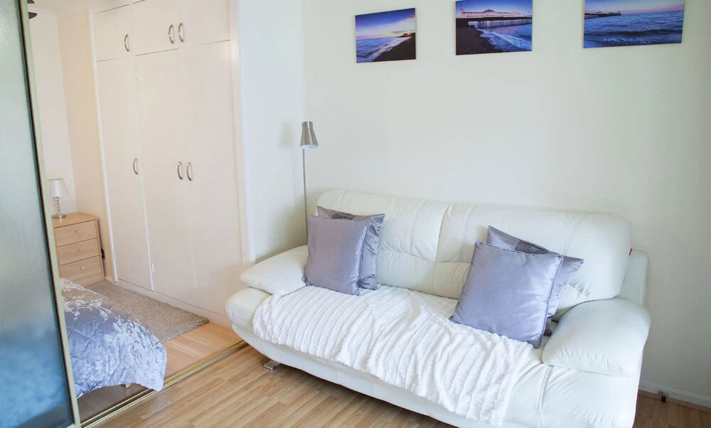 Brighton Getaways-Spacious Studio Apt