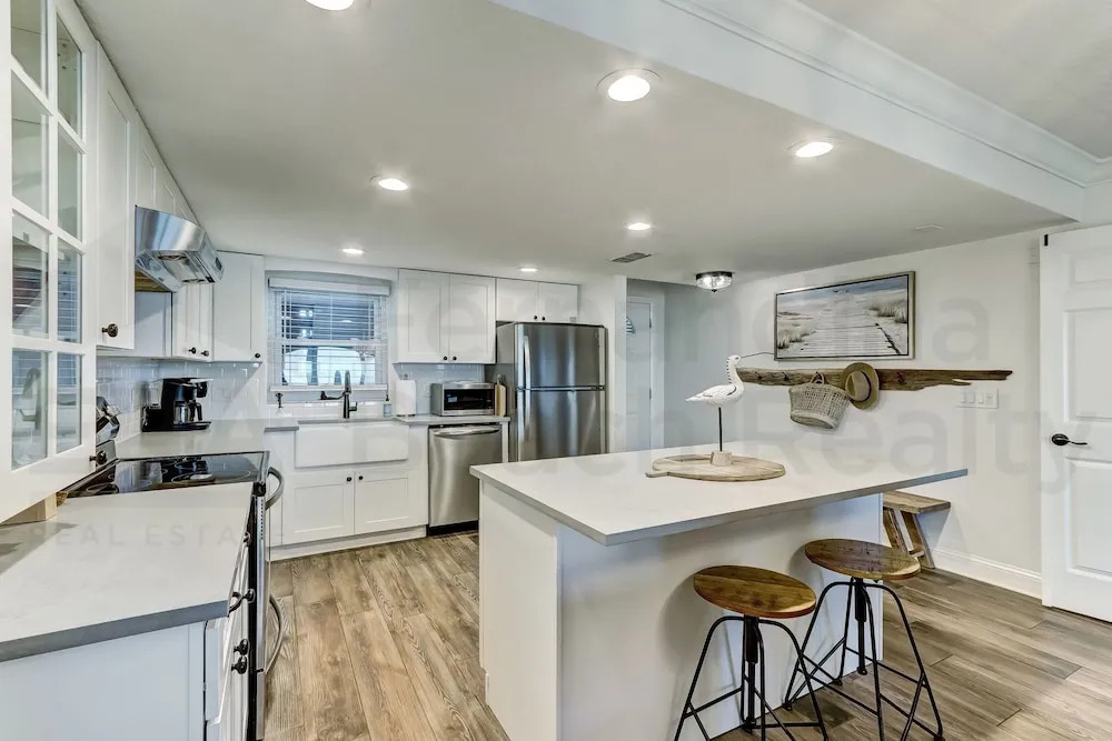 202 Atlantis 2 Bedroom Condo by RedAwning