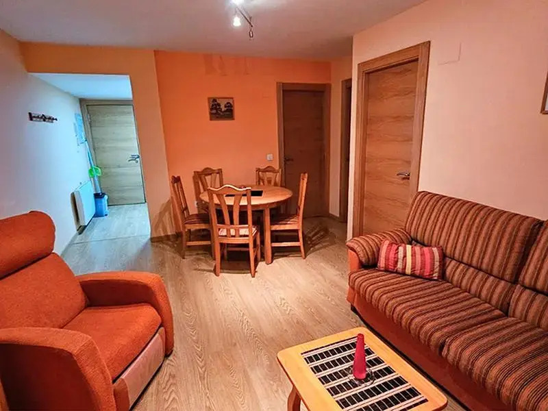 Apartamentos Canfranc Pueblo 3000