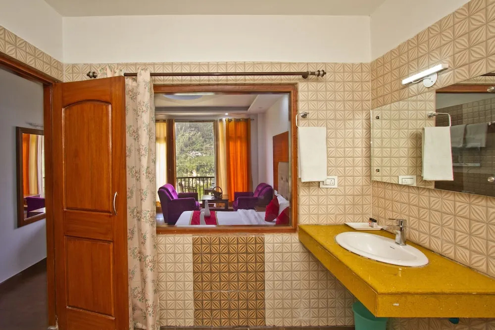 Apple Crescent Resorts