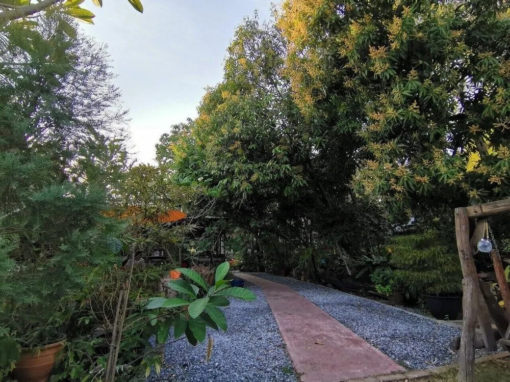 Gardenroom Home Stay and Cafe Suvarnabhumi