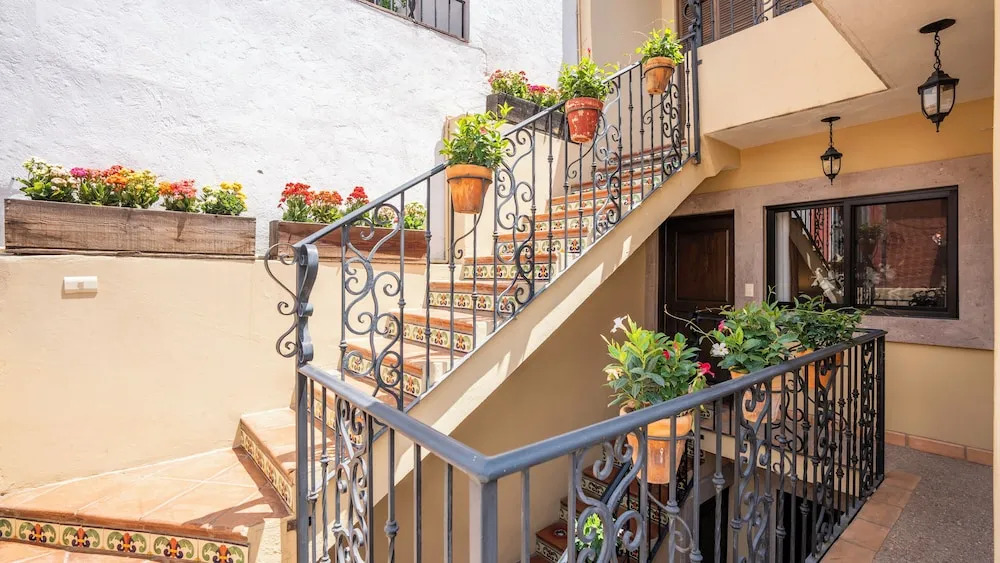 Centro 2BR Home with Rooftop Terrace