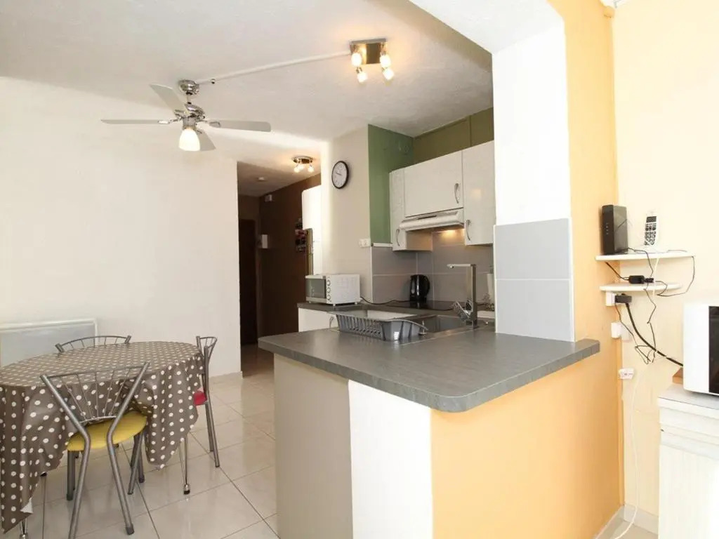 Appartement Balaruc-les-Bains, 2 pièces, 2 personnes - FR-1-553-130