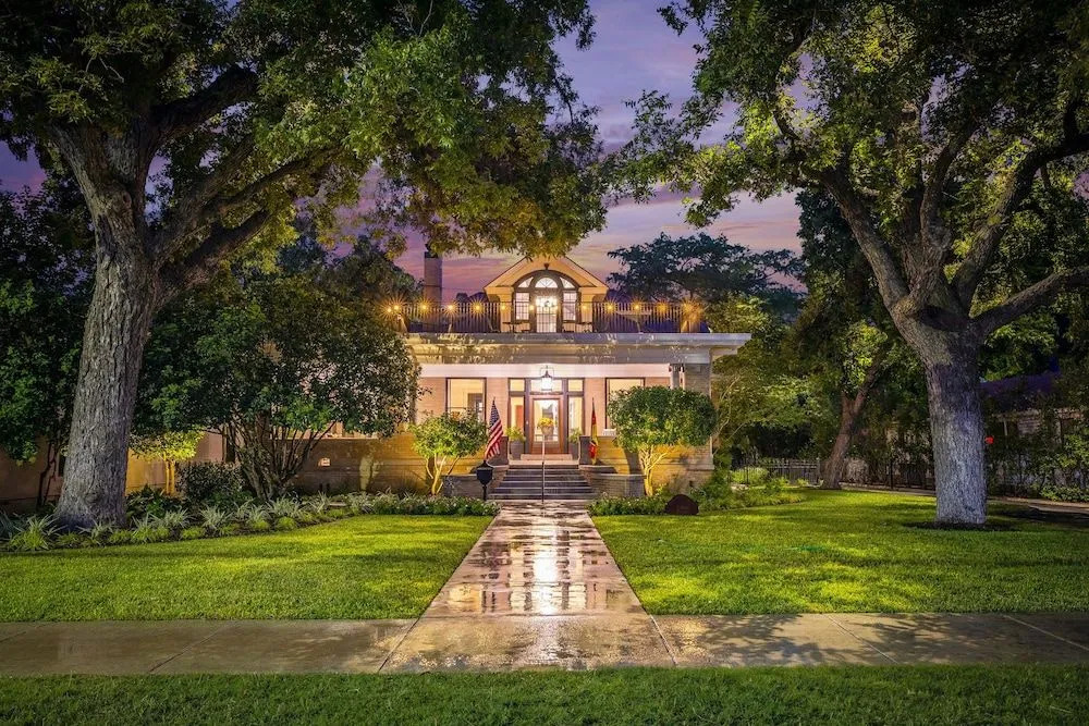 Sophies Gasthaus - Luxury Boutique Hotel in Downtown New Braunfels