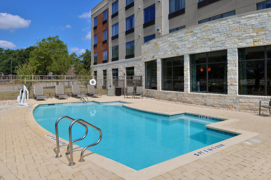 Holiday Inn Express & Suites Austin South by IHG