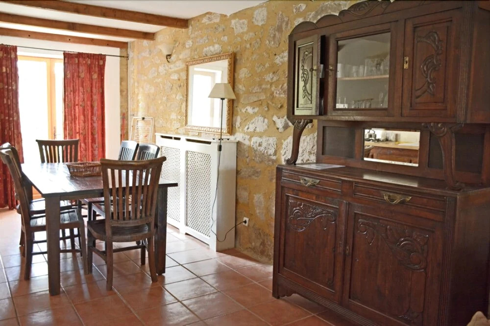 Holiday apartments at the courtyard of French château
