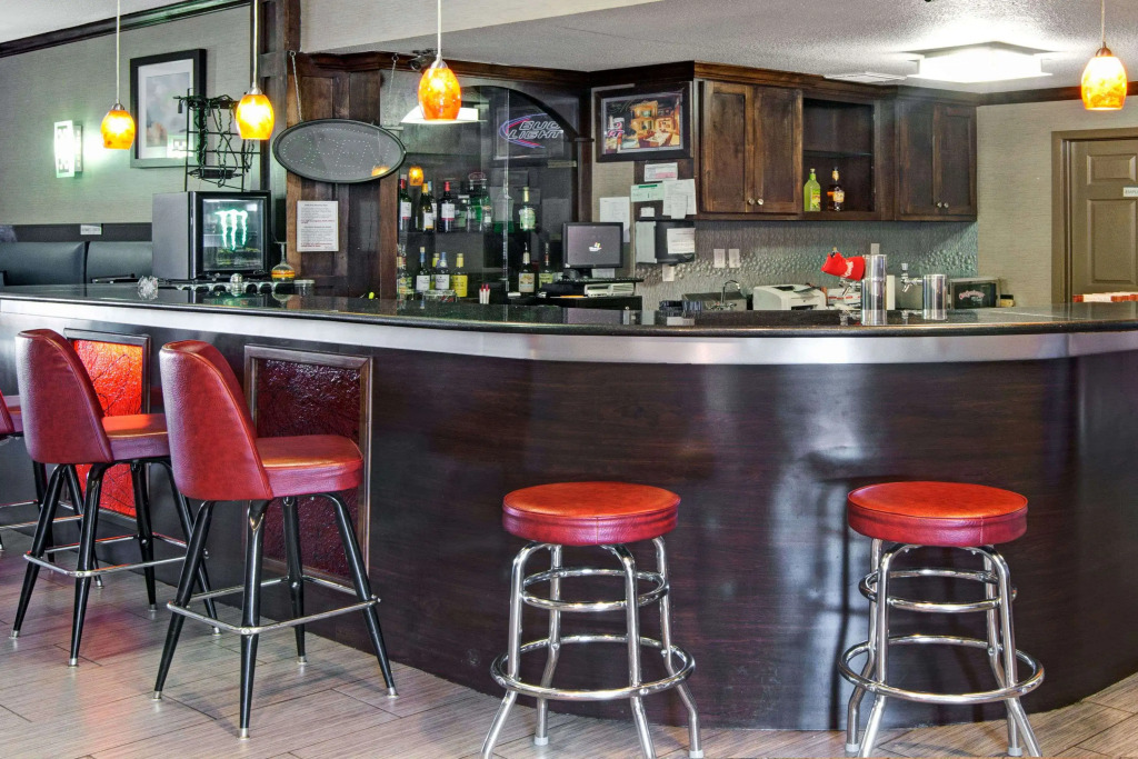 Red Lion Inn & Suites Houston IAH Airport