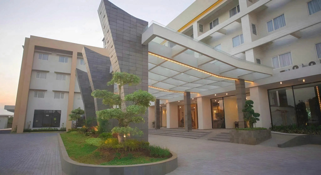 Pollos Hotel & Gallery