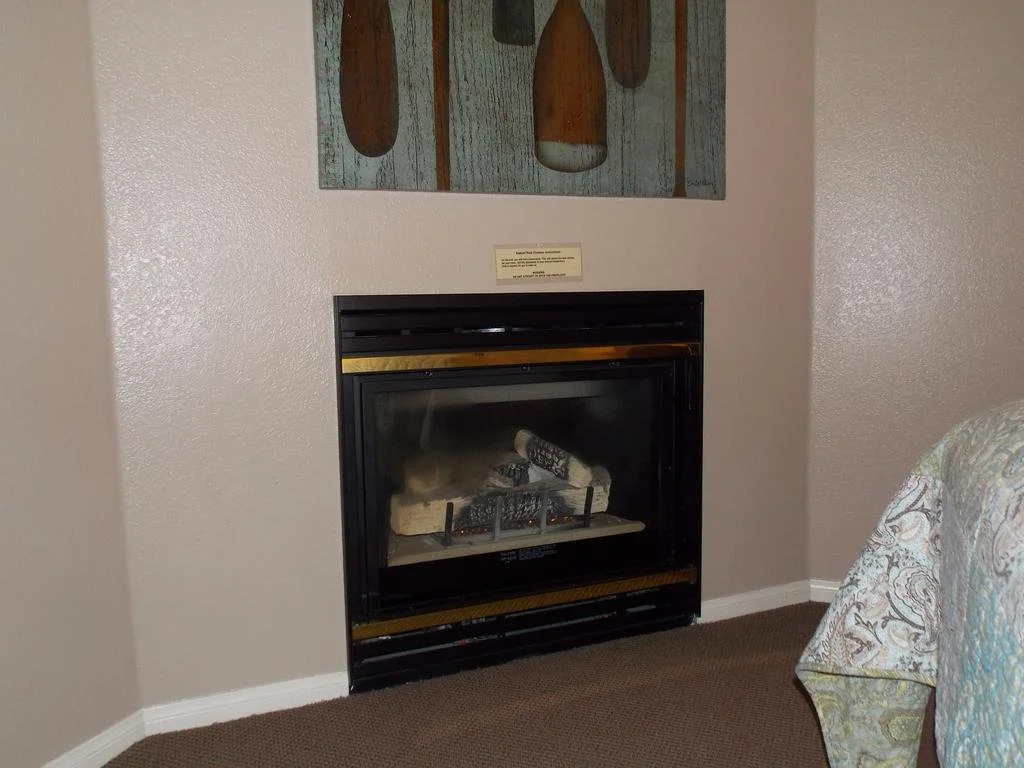Vintage Lakeside Inn