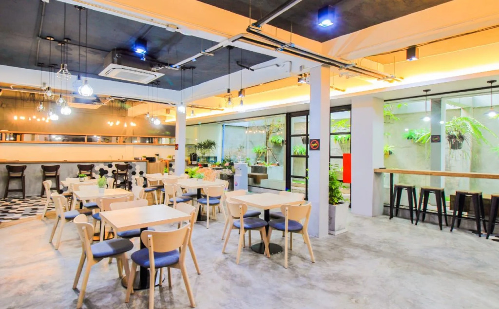 All day hostel @ BTS Bang Chak