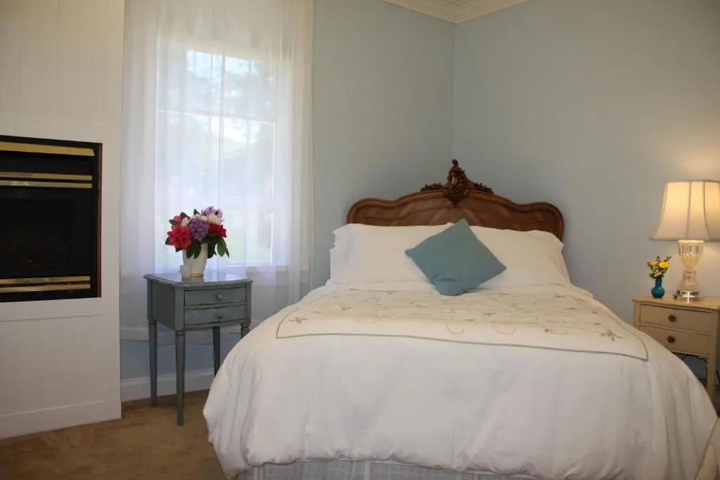 Elk Cove Inn & Spa