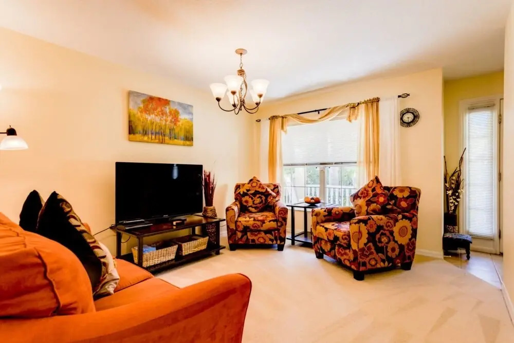 Amazing Modern 5 bed Villa With South Facing Pool Overlooking Conservation and Woodland