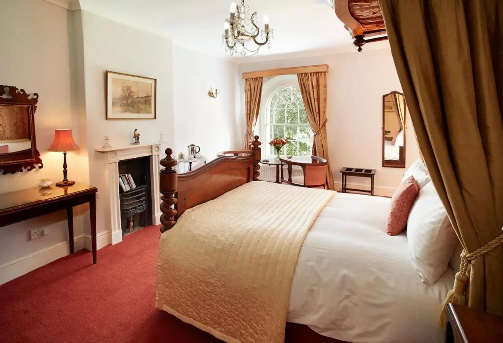 Broomfield House