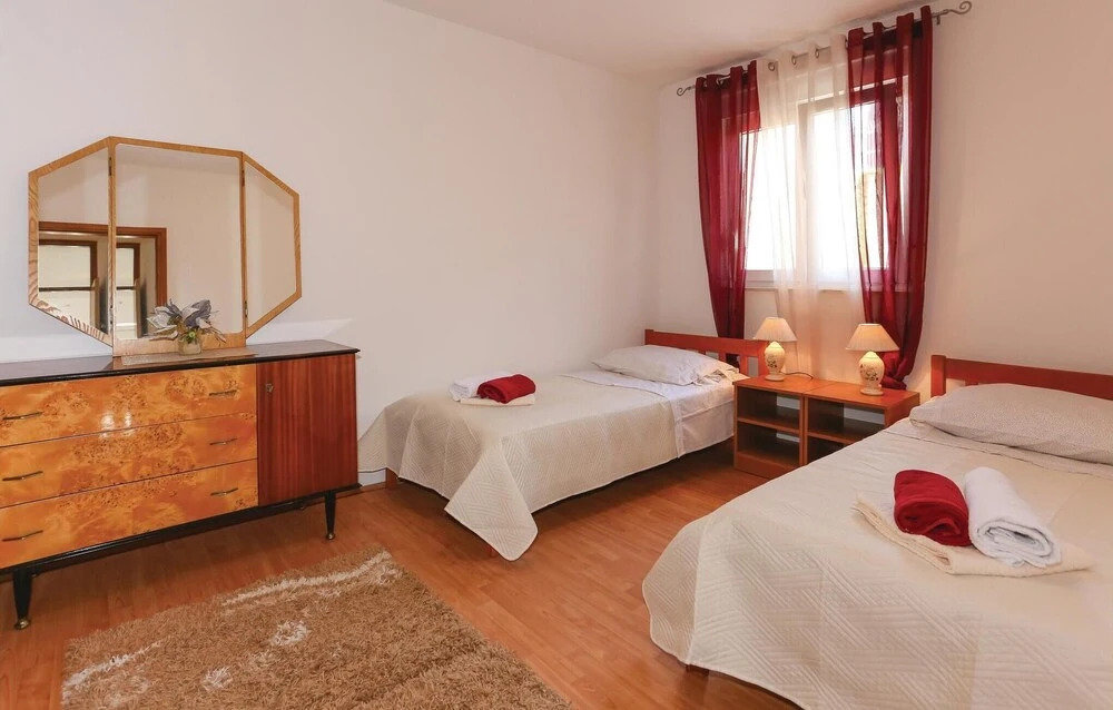Nice Home in Solin With Wifi and 2 Bedrooms