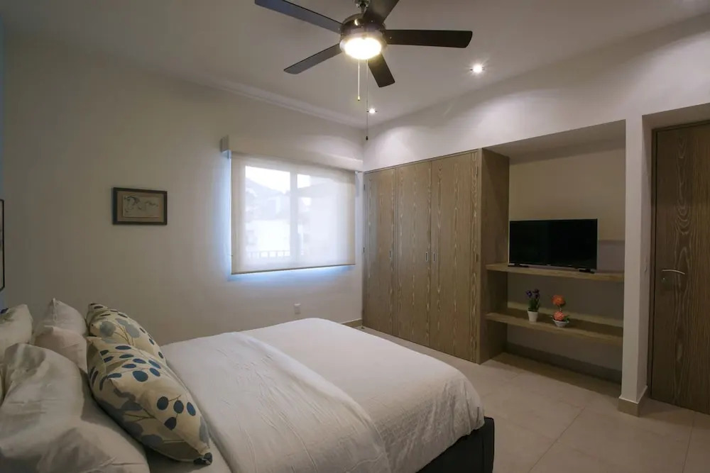 Top Bright Airy Studio