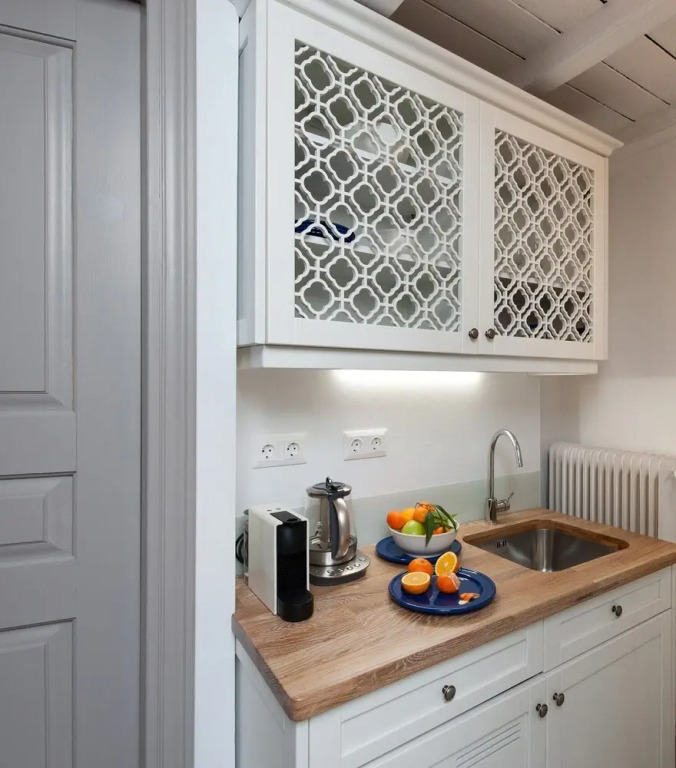 Acropolis TownHouseCo Suites