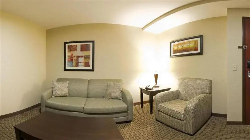 Hyatt House Bentoville / Rogers