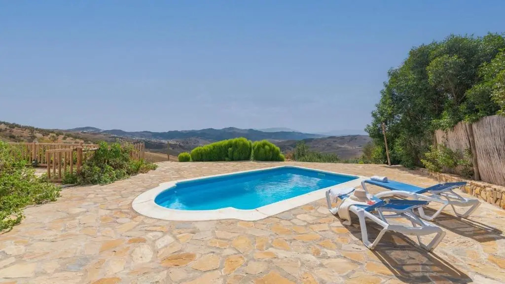 Casa La Sombra de la Parra Antequera - La Higuera by Ruralidays