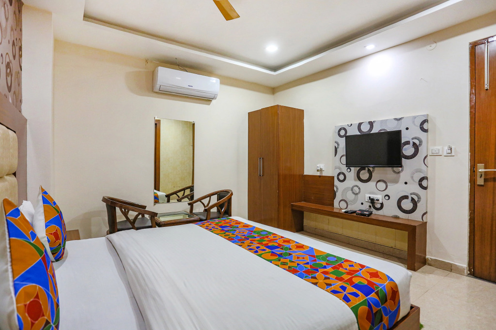 FabHotel Frolic
