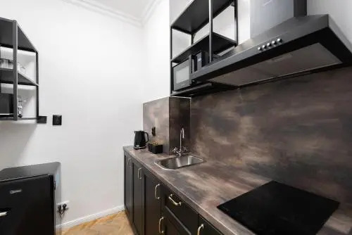 Crystal Studio Near The Old Town