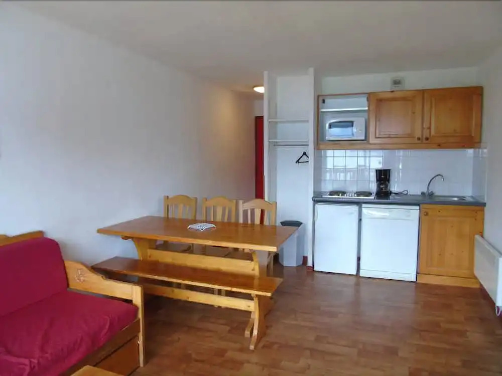 Lou Services Apartment CB61 LSI 001