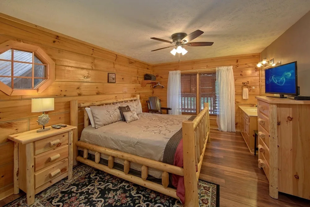 Bear Creek - 2 Br Cabin
