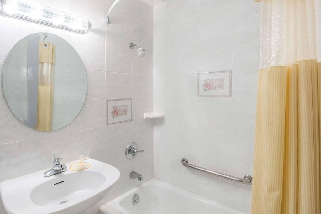 Days Inn Hicksville - Long Island