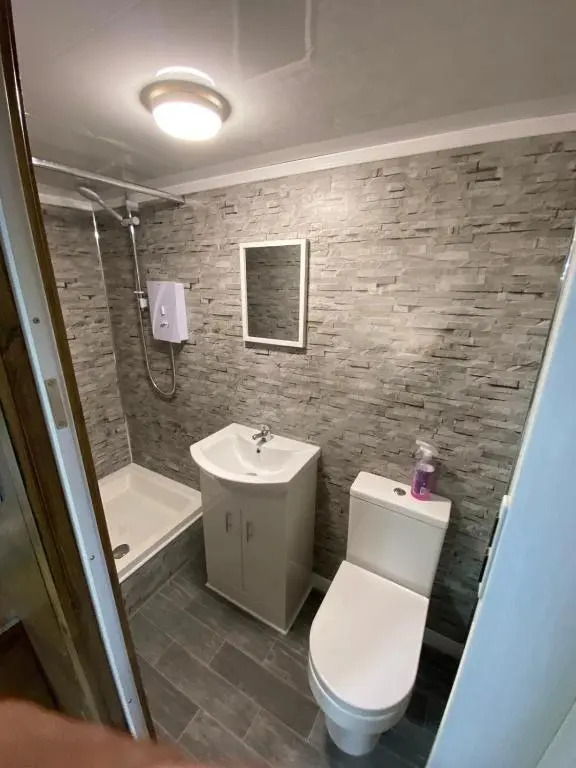 Adorable private suite with hassle-free street parking