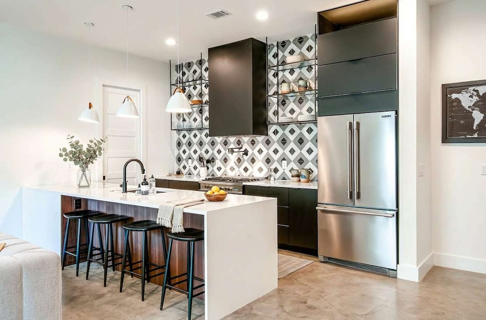 Close to the Gulch - Book Today