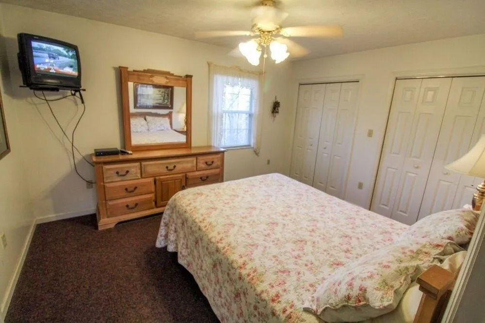 Mountain Dew - 2 Bedrooms, 2 Baths, Sleeps 4 cabin