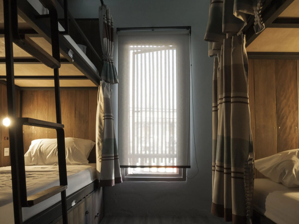 Whereder Poshtel