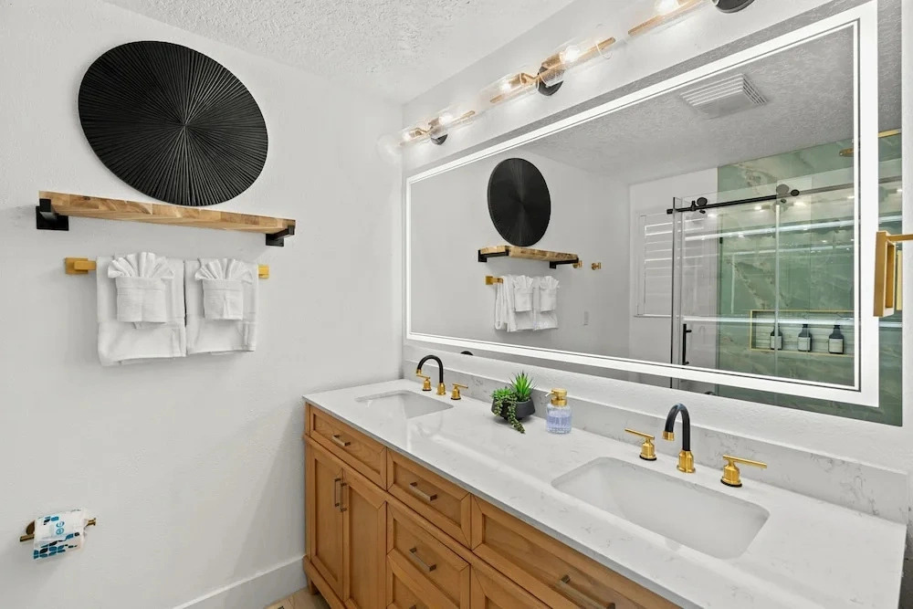 504 Colony Street