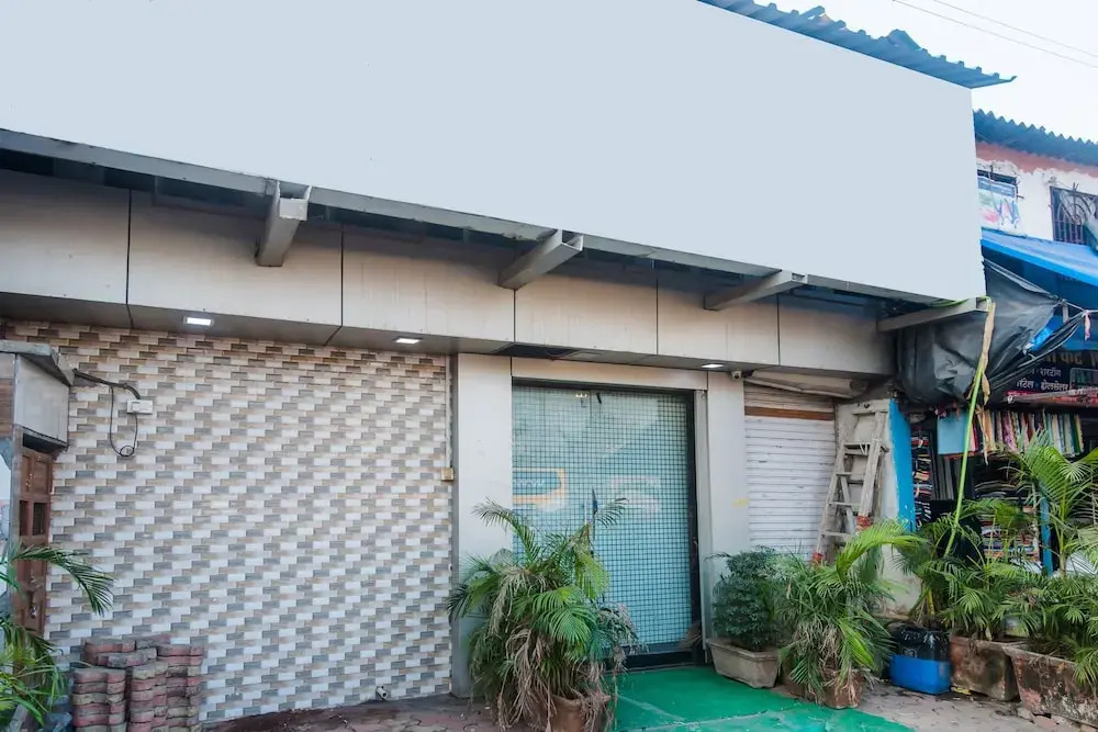 OYO 24504 Sion Residency