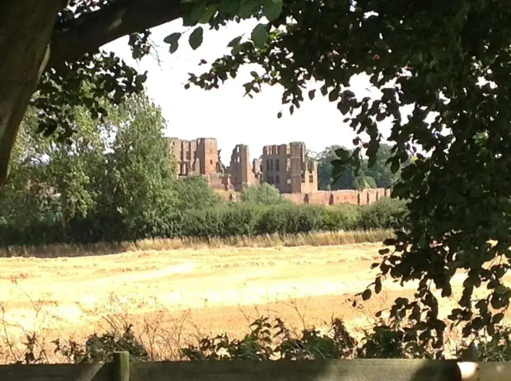 Romantic Shepherds Hut, Kenilworth