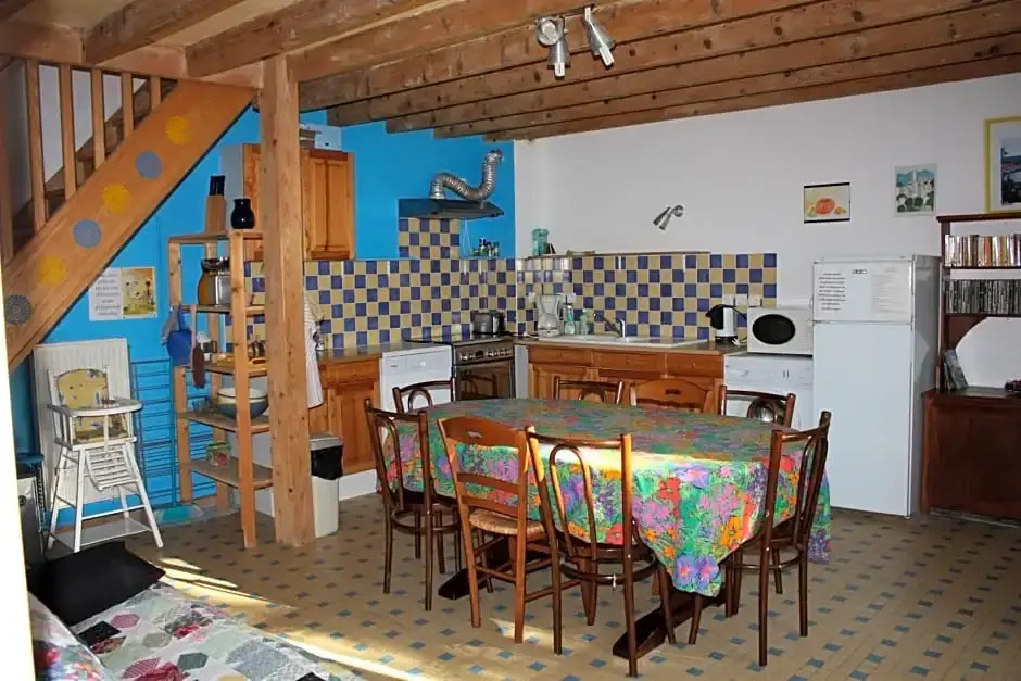 Valcaris: gites, chambre d'hotes et tables d'hotes