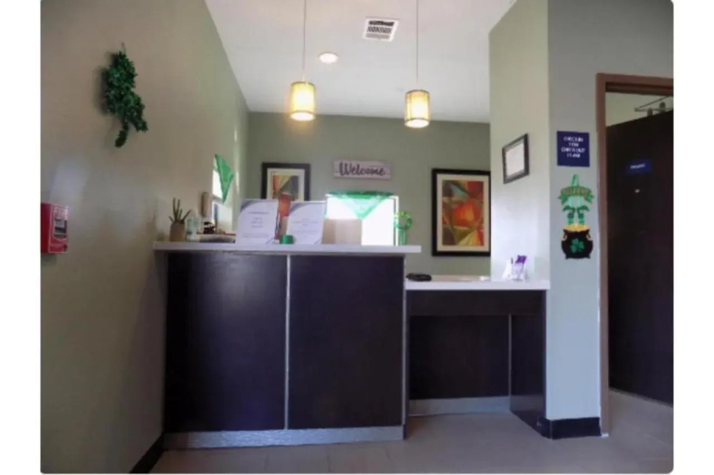 Moulton Inn & Suites By OYO Near Shiner TX