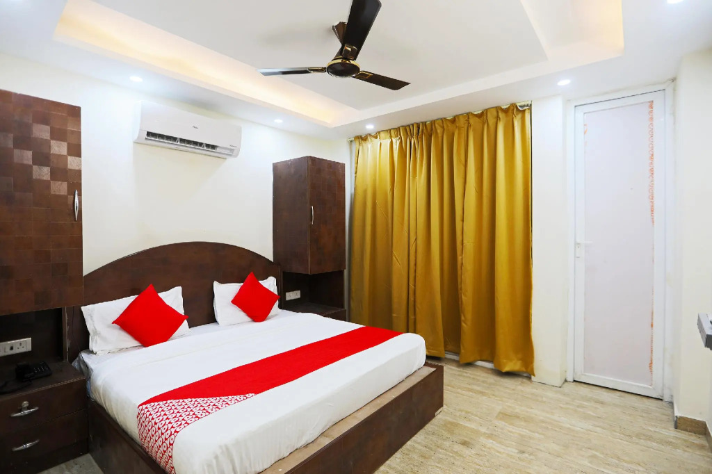 OYO 48746 Moonlight Residency