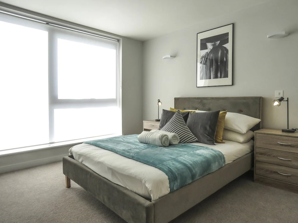 Tudors eSuites Birmingham Apartments with Gated Parking