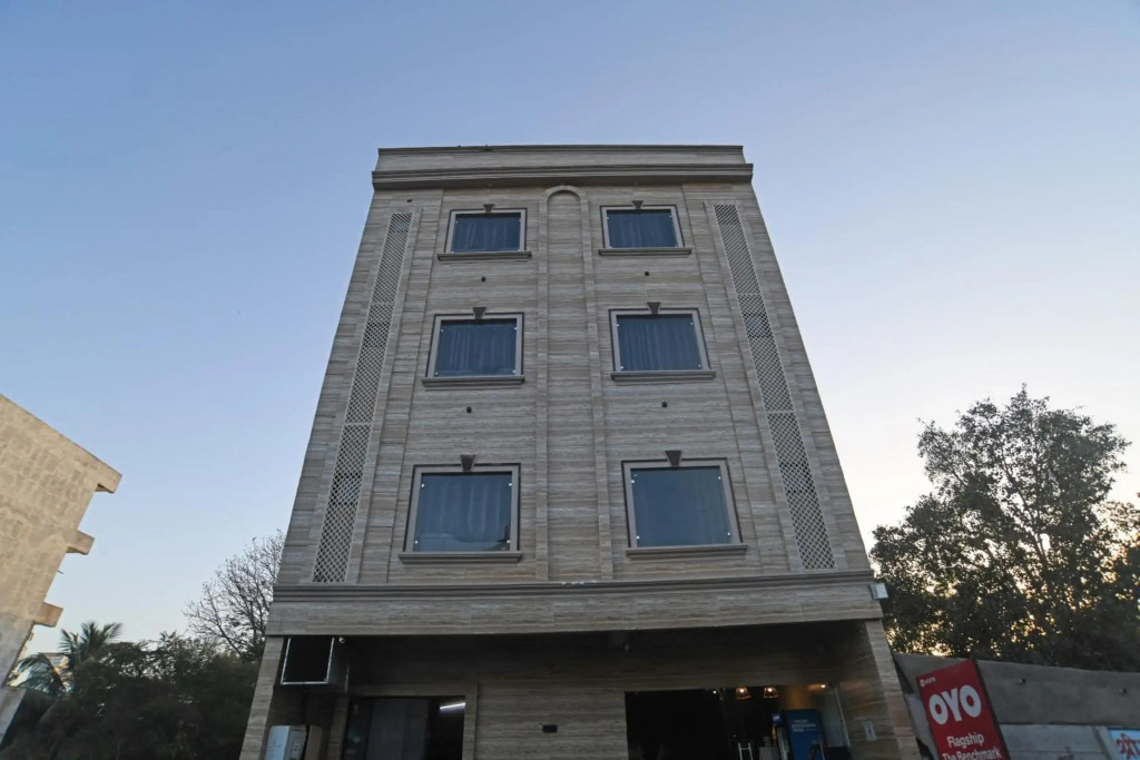 Super OYO Townhouse 931 Hotel Benchmark Vijay Nagar