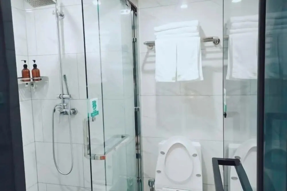 Junhong Hotel