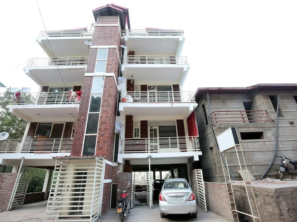 OYO 13769 Home Spacious 3BHK Kasauli